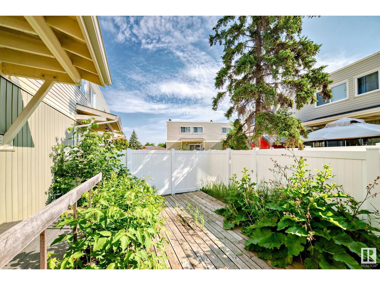 Photo 23 of 8217 182 St Nw, Edmonton AB