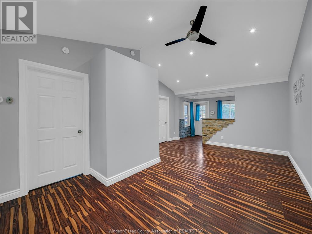 Photo 5 of 674 Eugenie Street East, Windsor ON
