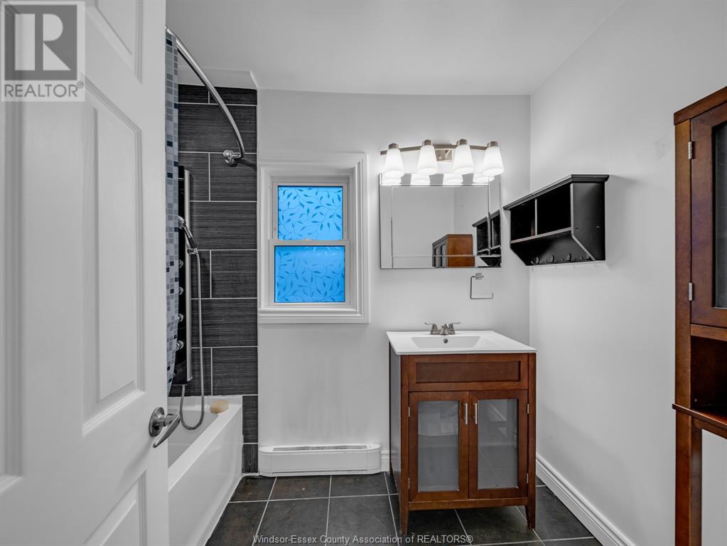 Photo 13 of 674 Eugenie Street East, Windsor ON