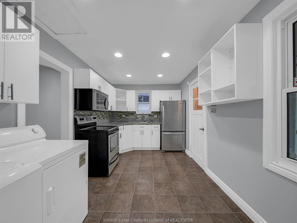 Photo 7 of 674 Eugenie Street East, Windsor ON