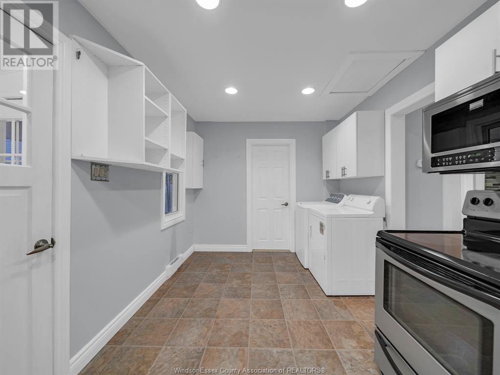 Photo 8 of 674 Eugenie Street East, Windsor ON