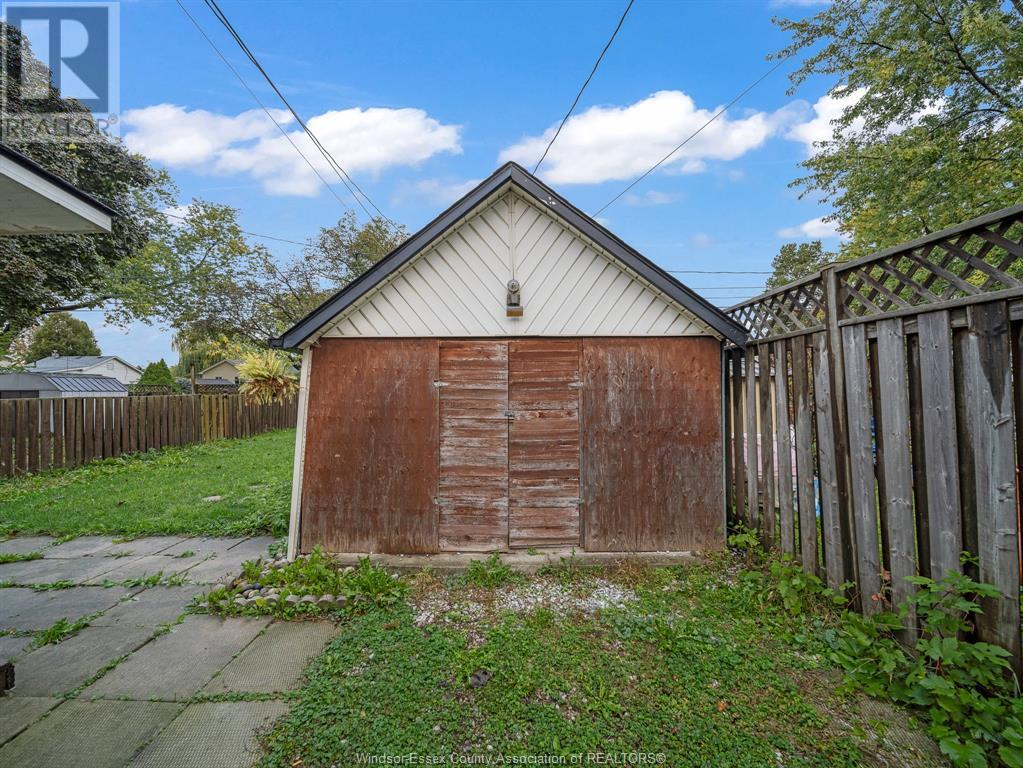 Photo 24 of 674 Eugenie Street East, Windsor ON
