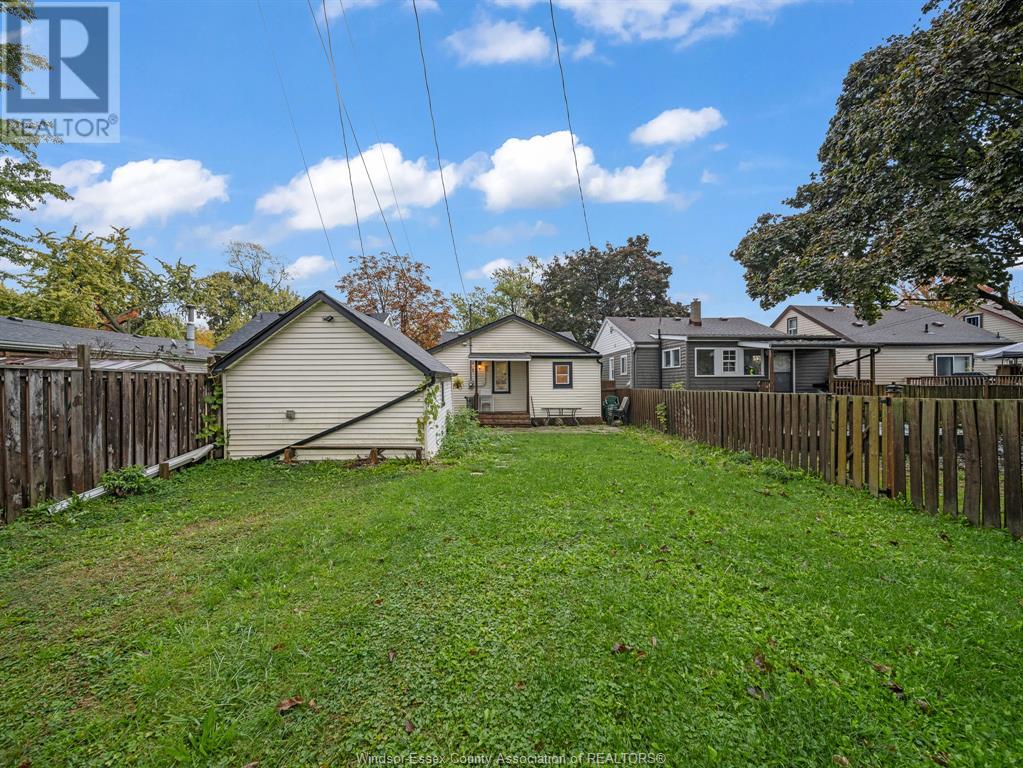 Photo 23 of 674 Eugenie Street East, Windsor ON