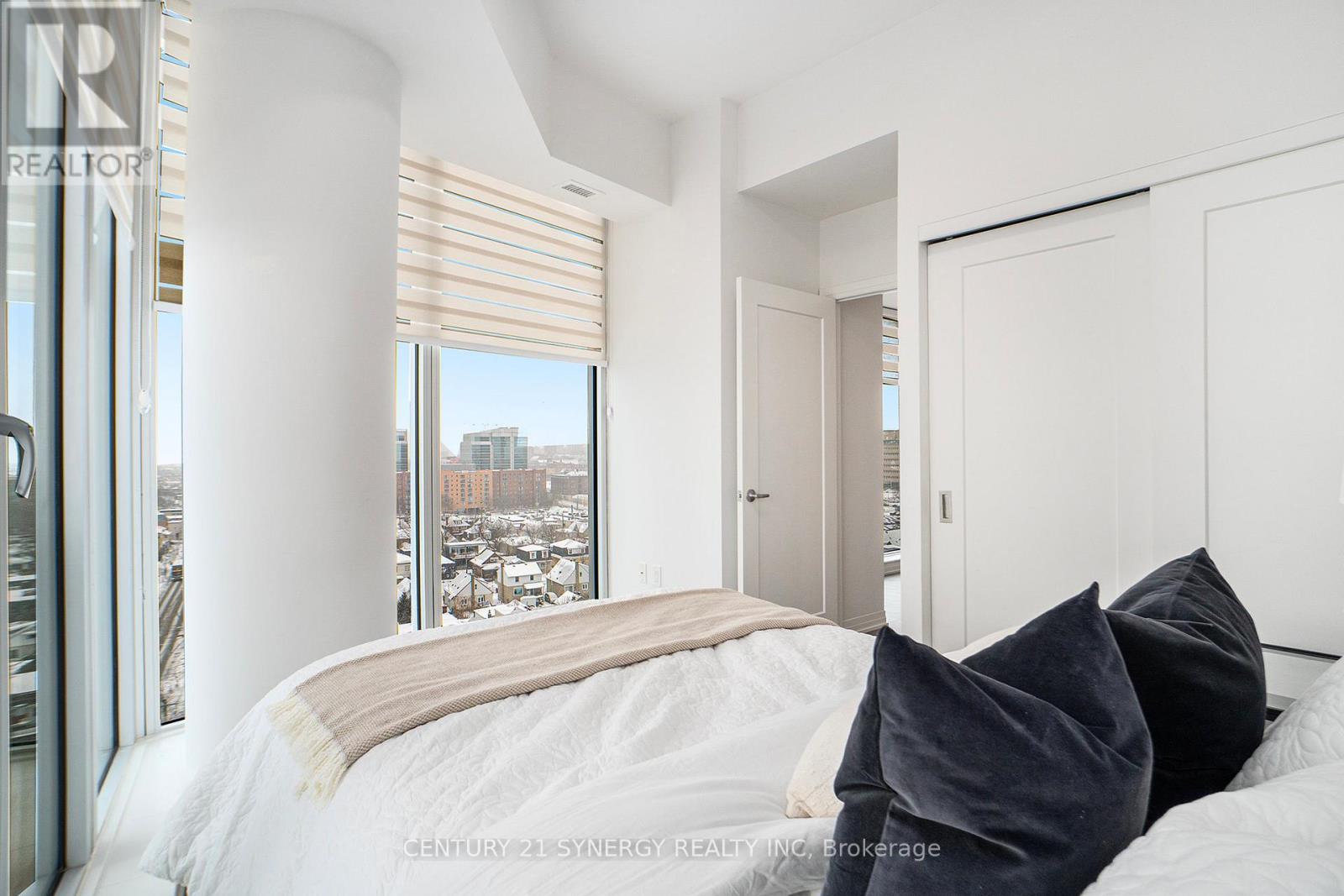 Photo 12 of 1002 805 Carling Avenue, Ottawa ON