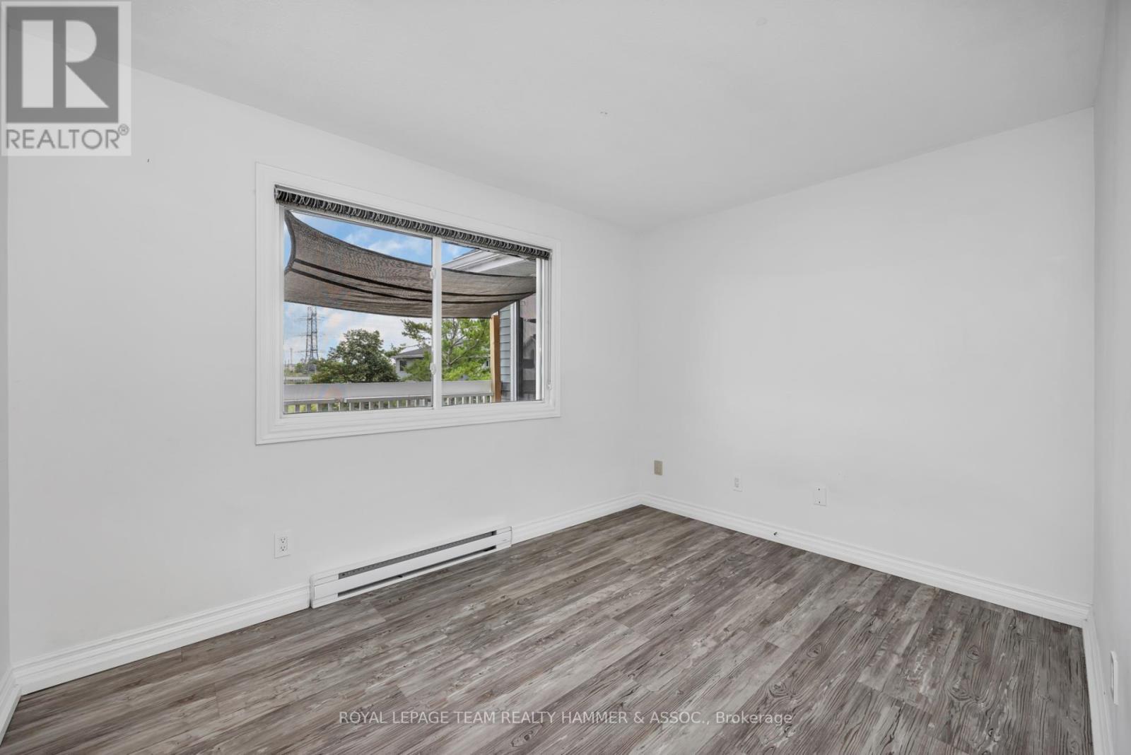 Photo 14 of 417 214 Viewmount Drive, Ottawa ON