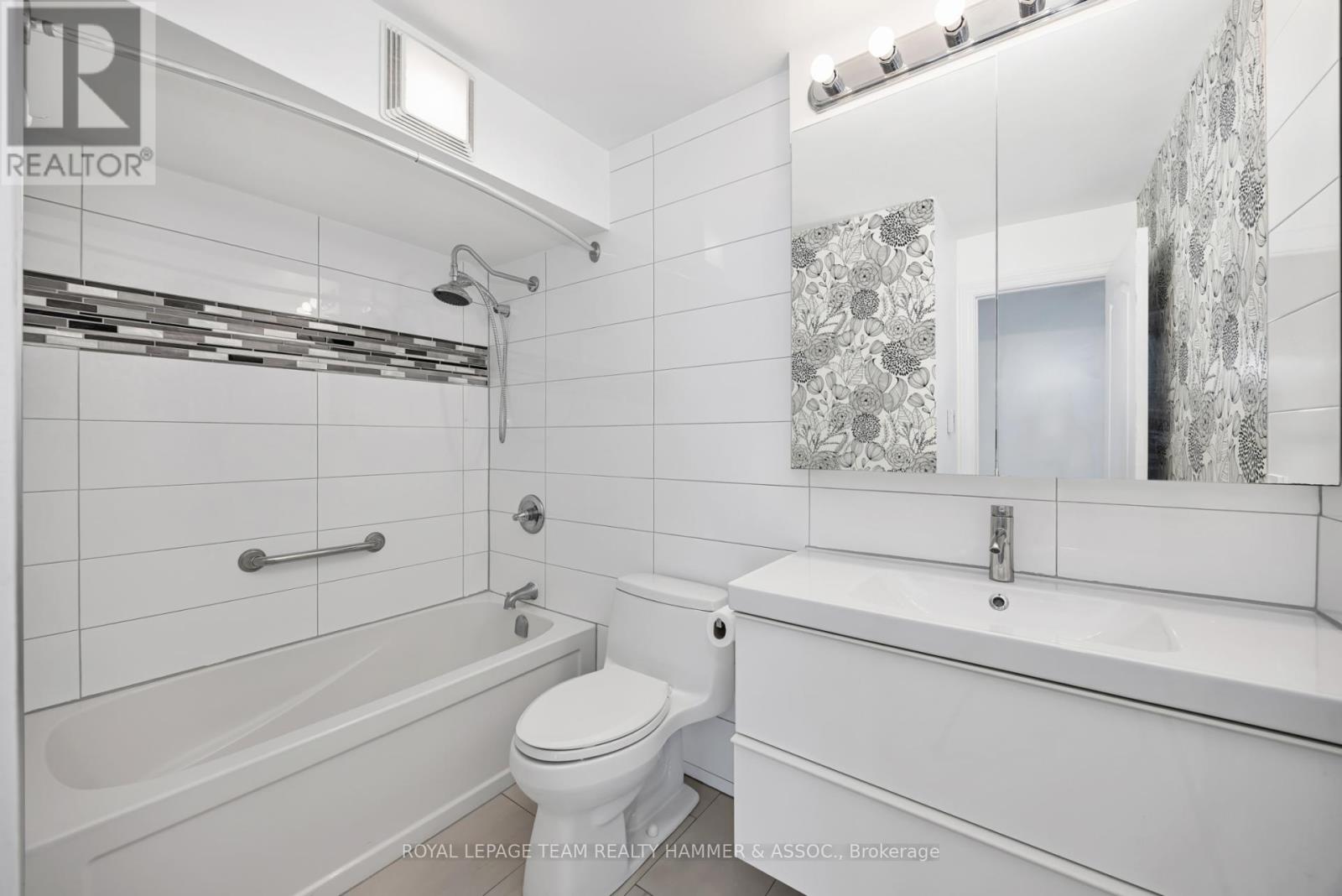 Photo 16 of 417 214 Viewmount Drive, Ottawa ON