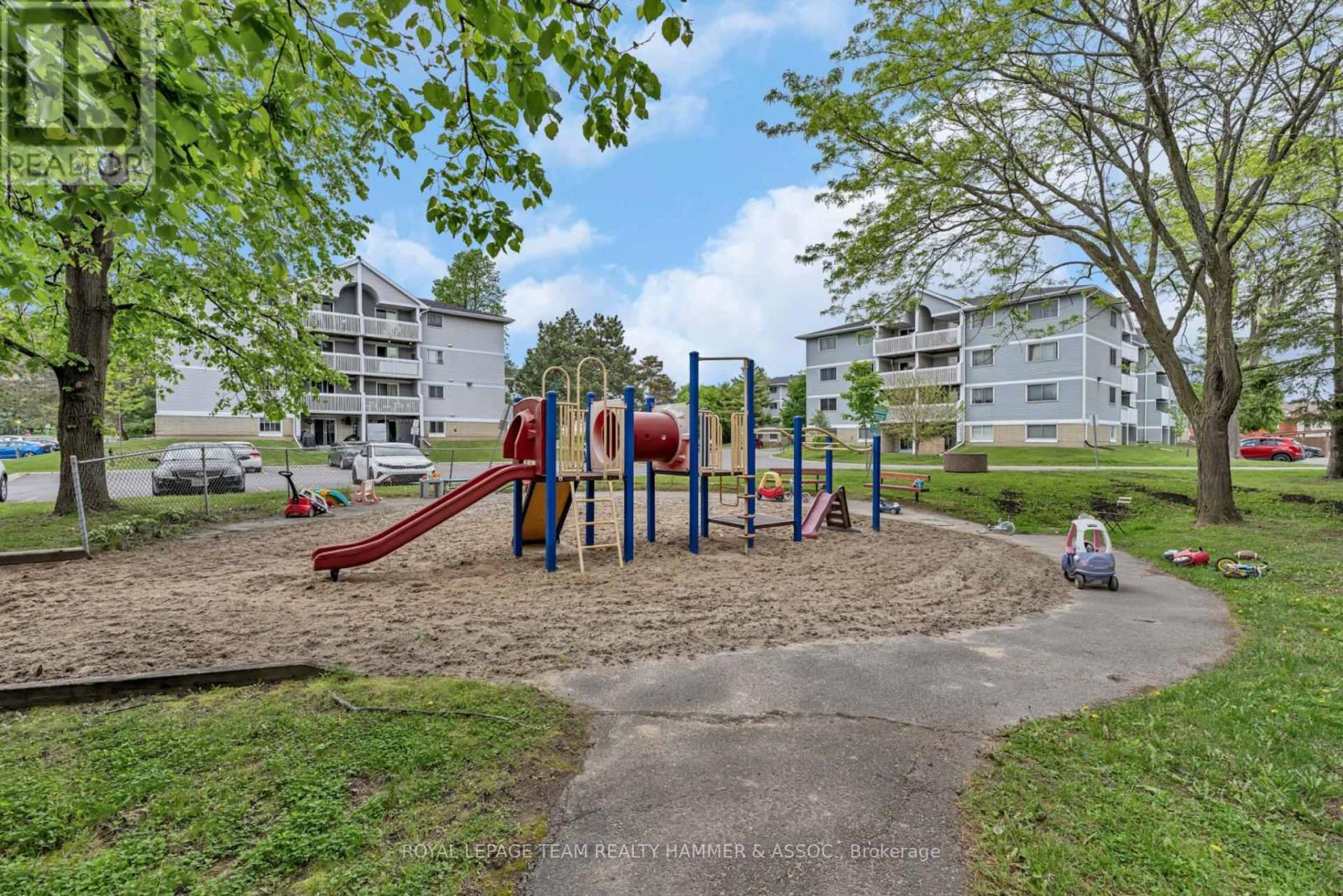 Photo 20 of 417 214 Viewmount Drive, Ottawa ON