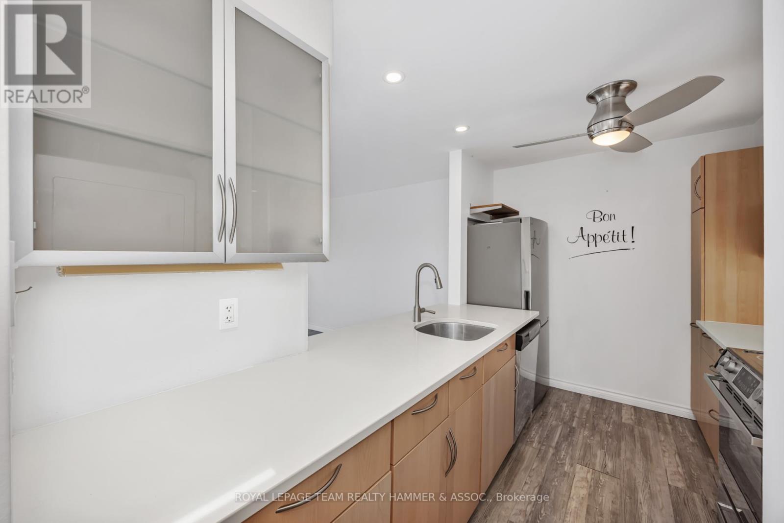 Photo 8 of 417 214 Viewmount Drive, Ottawa ON