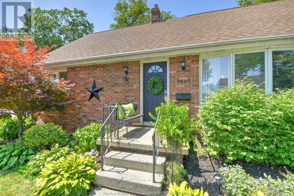 Photo 8 of 3065 Radisson Avenue, Windsor ON