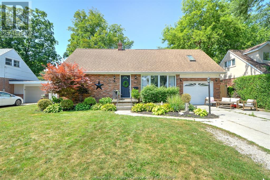 Photo 1 of 3065 Radisson Avenue, Windsor ON