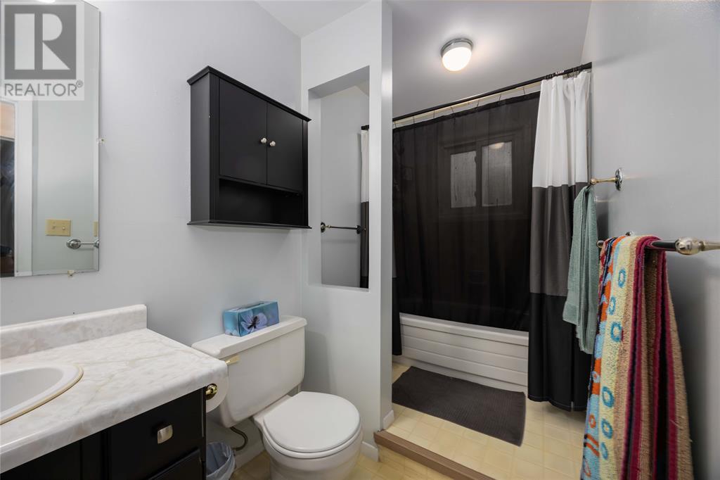 Photo 27 of 1254 Errol Road East, Sarnia ON