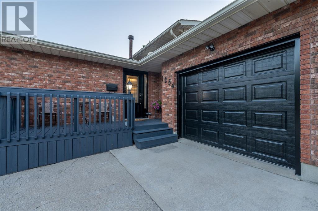 Photo 50 of 1254 Errol Road East, Sarnia ON