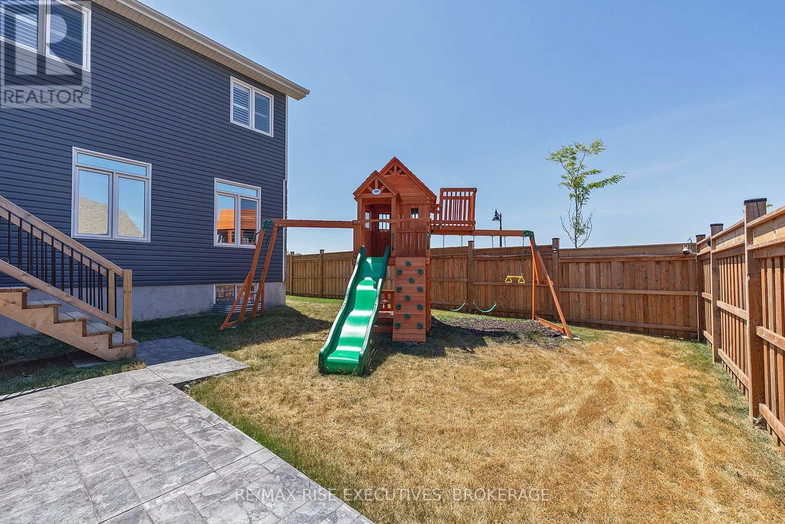 Photo 3 of 1514 Shira Drive, Kingston ON