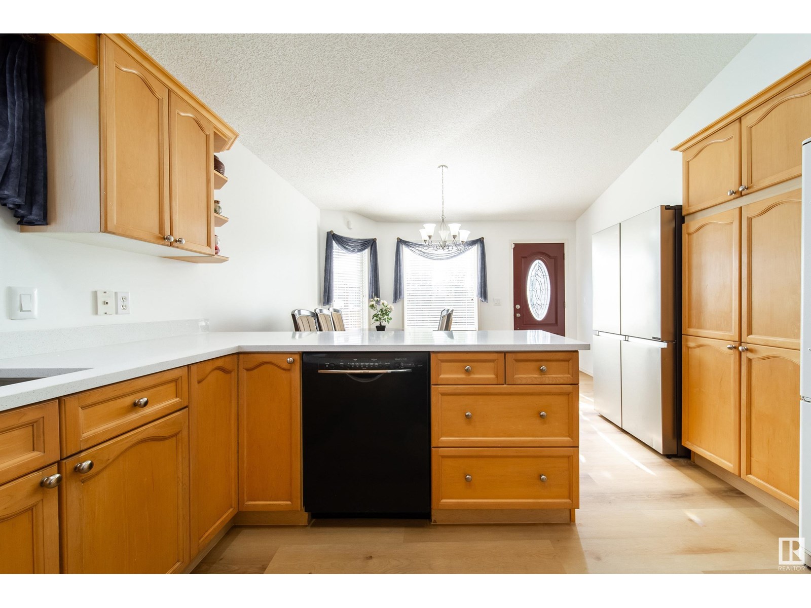 Photo 13 of 13023 35 St Nw Nw, Edmonton AB