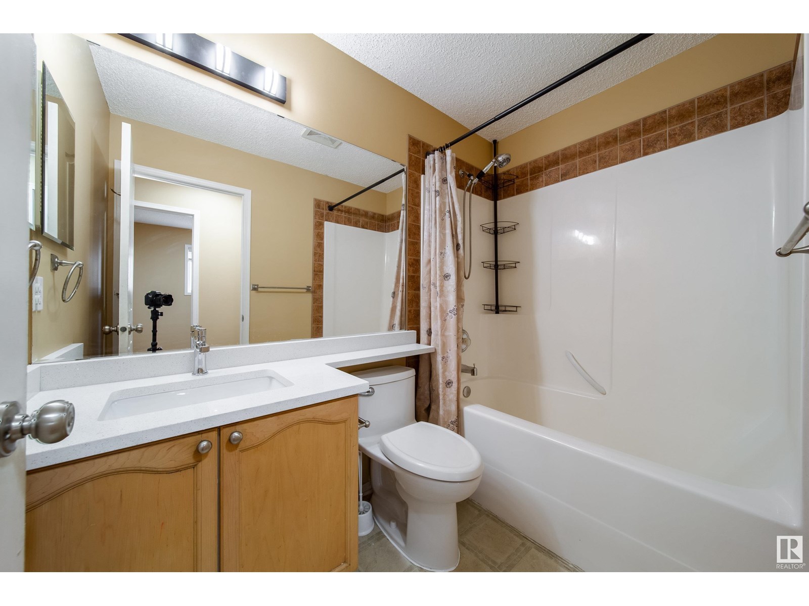 Photo 21 of 13023 35 St Nw Nw, Edmonton AB