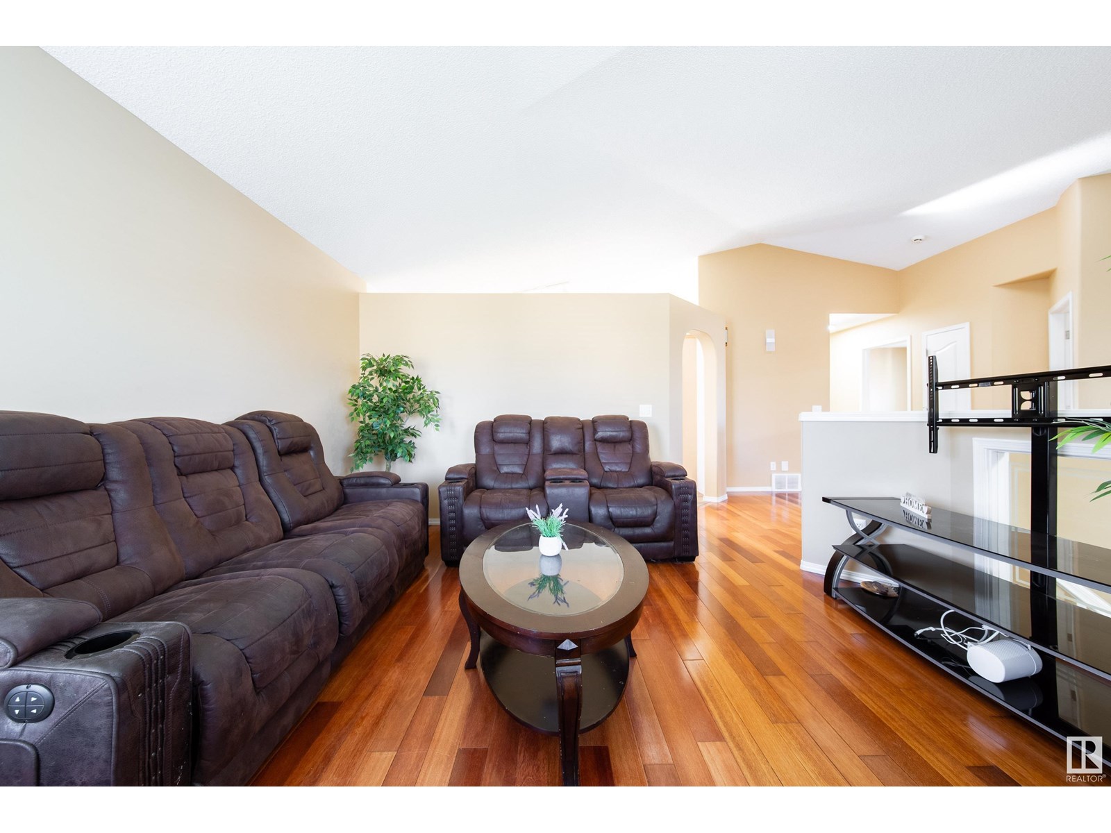 Photo 7 of 13023 35 St Nw Nw, Edmonton AB
