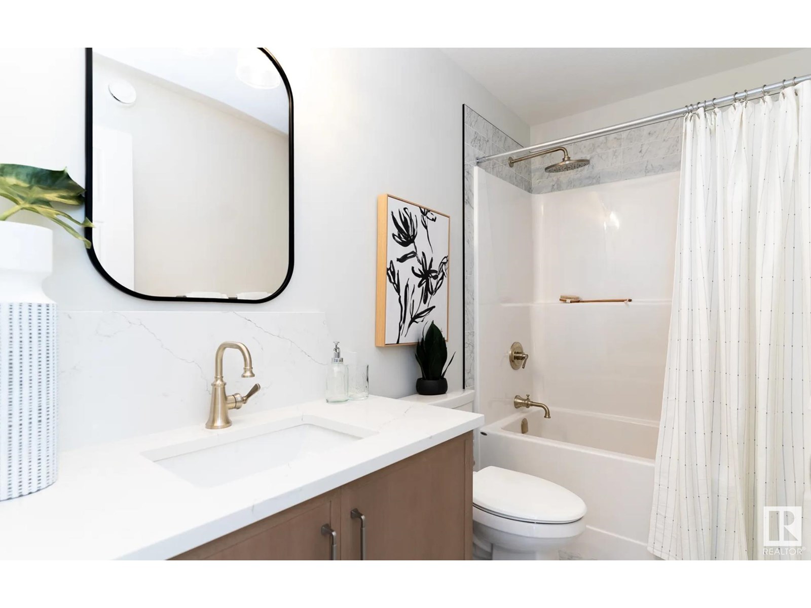 Photo 8 of 2504 158 St Sw, Edmonton AB