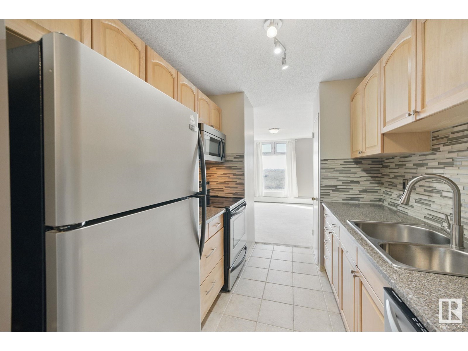 Photo 6 of 1201 9835 113 St Nw, Edmonton AB