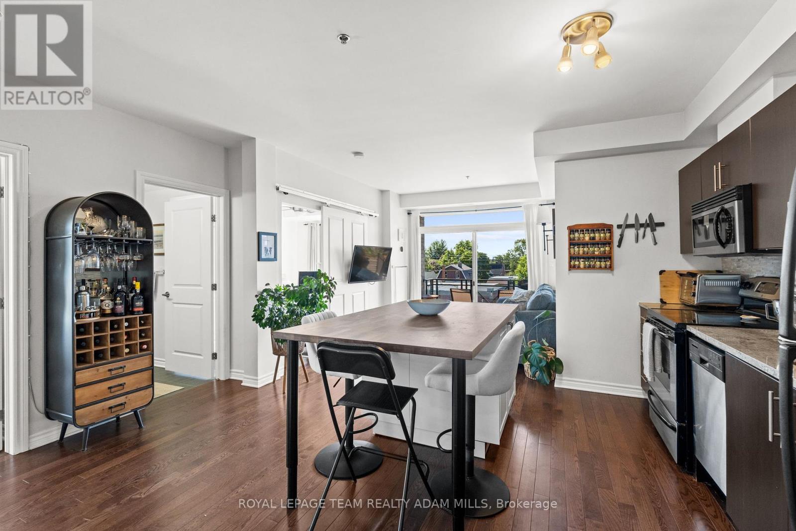 Photo 10 of 408 429 Kent Street, Ottawa ON