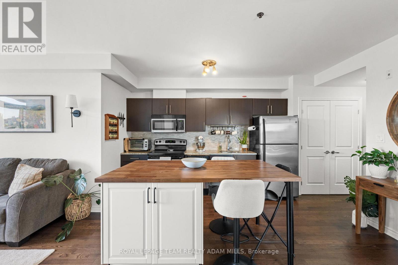 Photo 13 of 408 429 Kent Street, Ottawa ON
