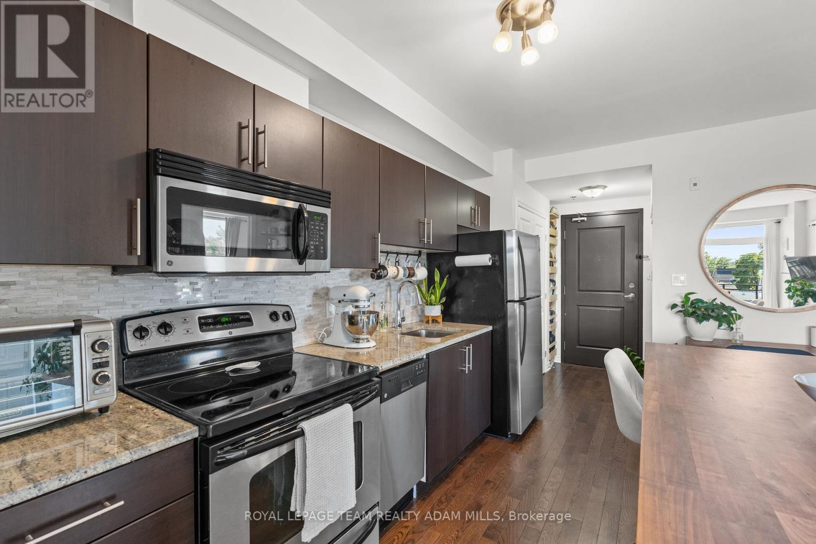 Photo 15 of 408 429 Kent Street, Ottawa ON