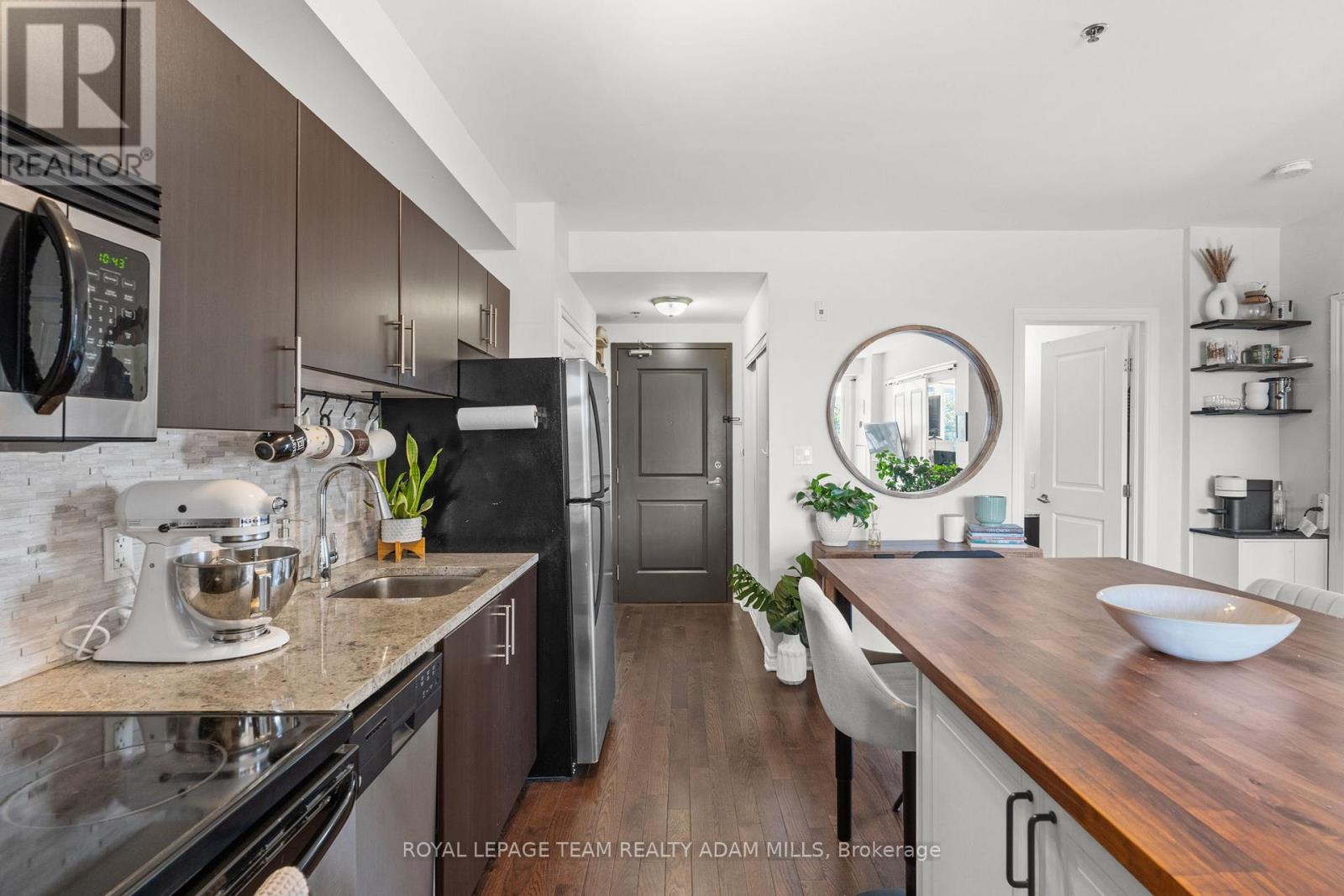 Photo 16 of 408 429 Kent Street, Ottawa ON