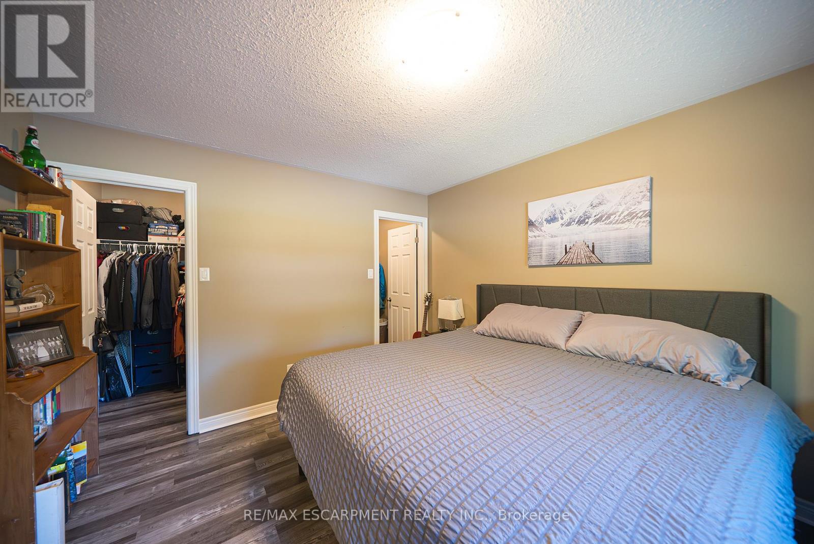 Photo 6 of 23 Park Road S, Brantford ON