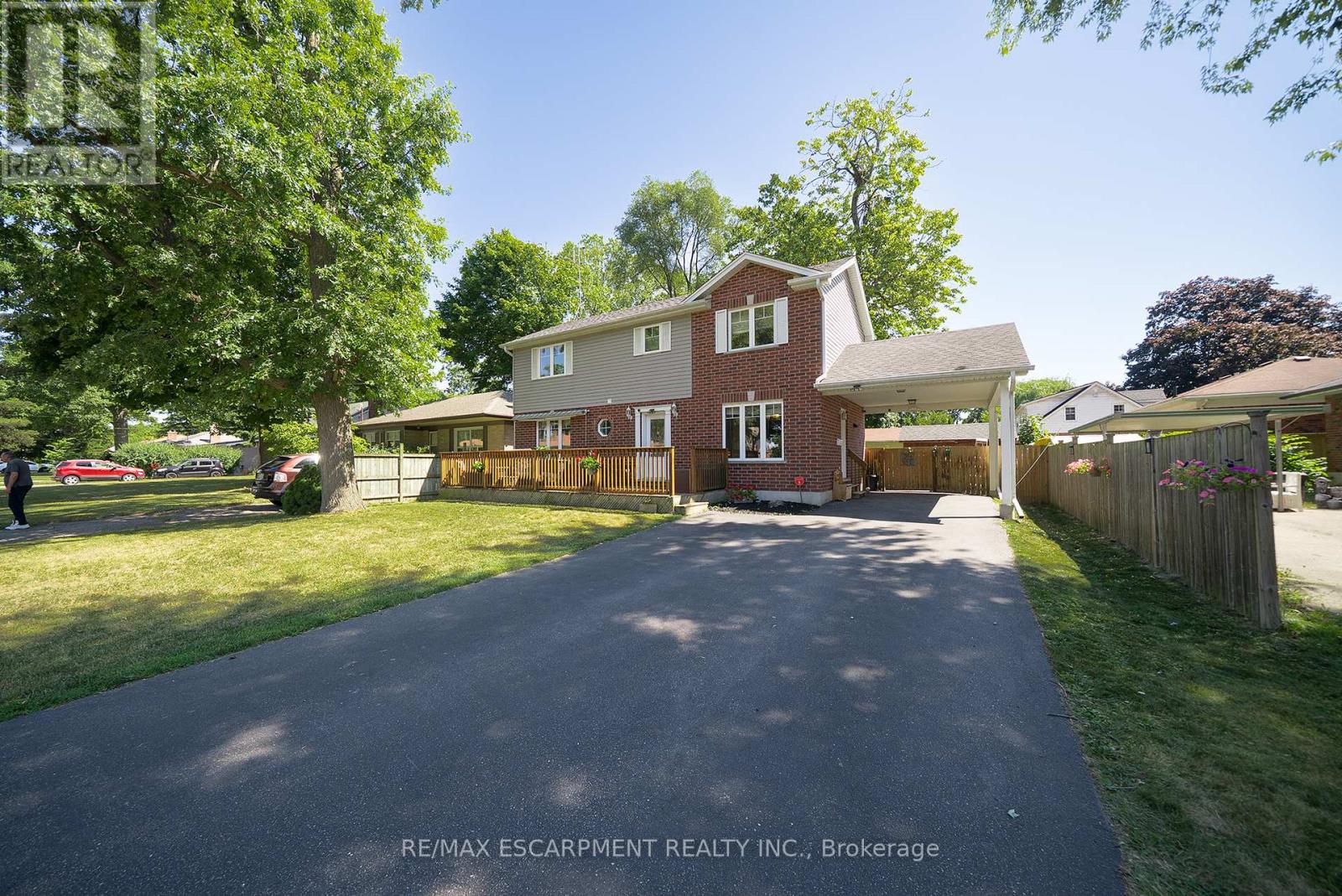 Photo 1 of 23 Park Road S, Brantford ON
