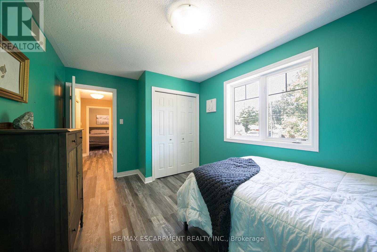 Photo 36 of 23 Park Road S, Brantford ON