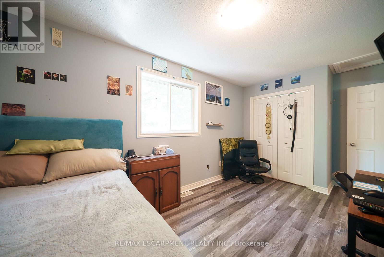 Photo 27 of 23 Park Road S, Brantford ON