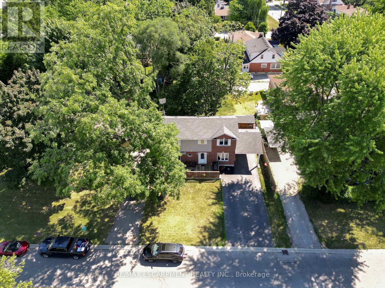 Photo 28 of 23 Park Road S, Brantford ON