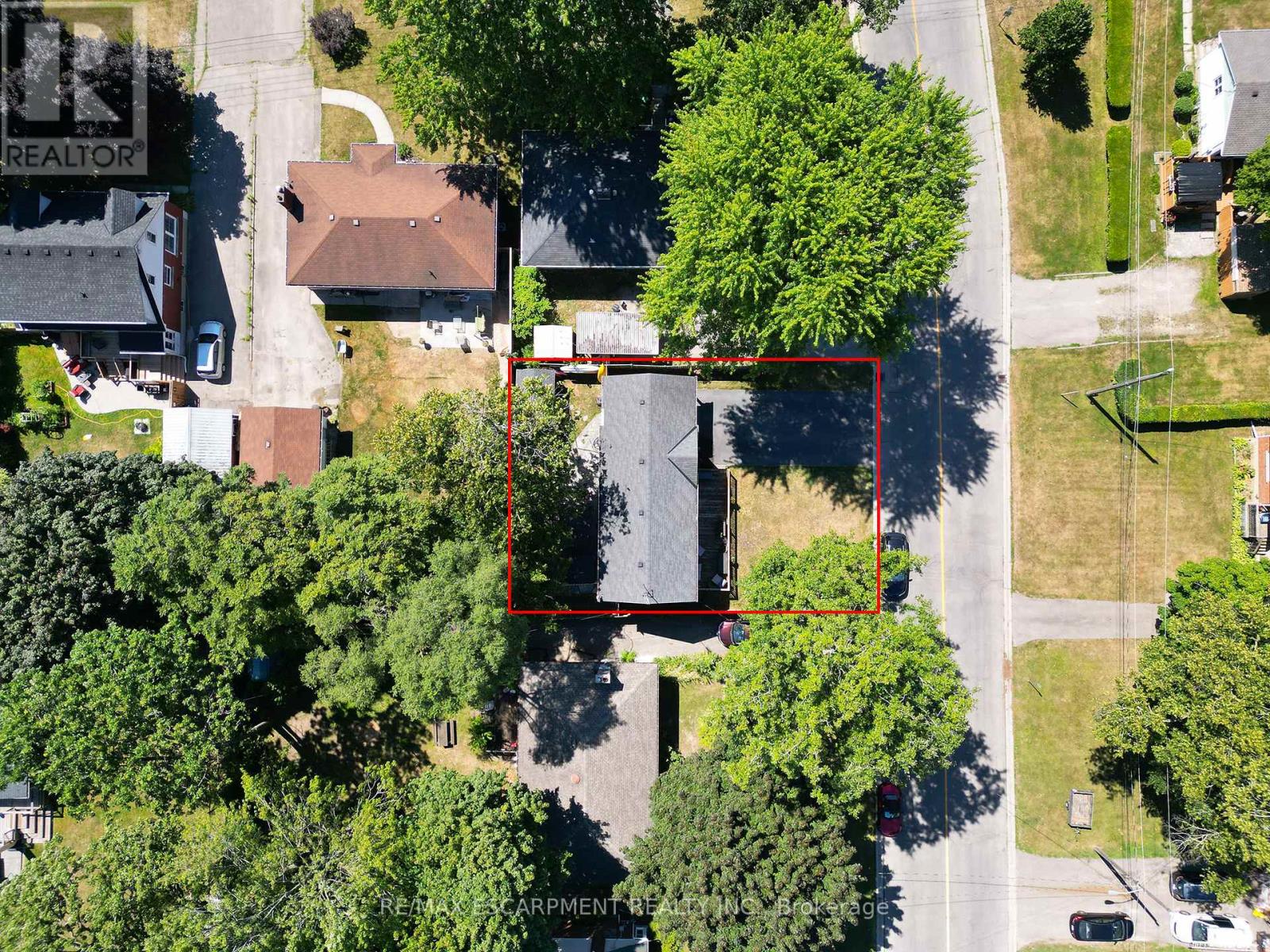 Photo 11 of 23 Park Road S, Brantford ON