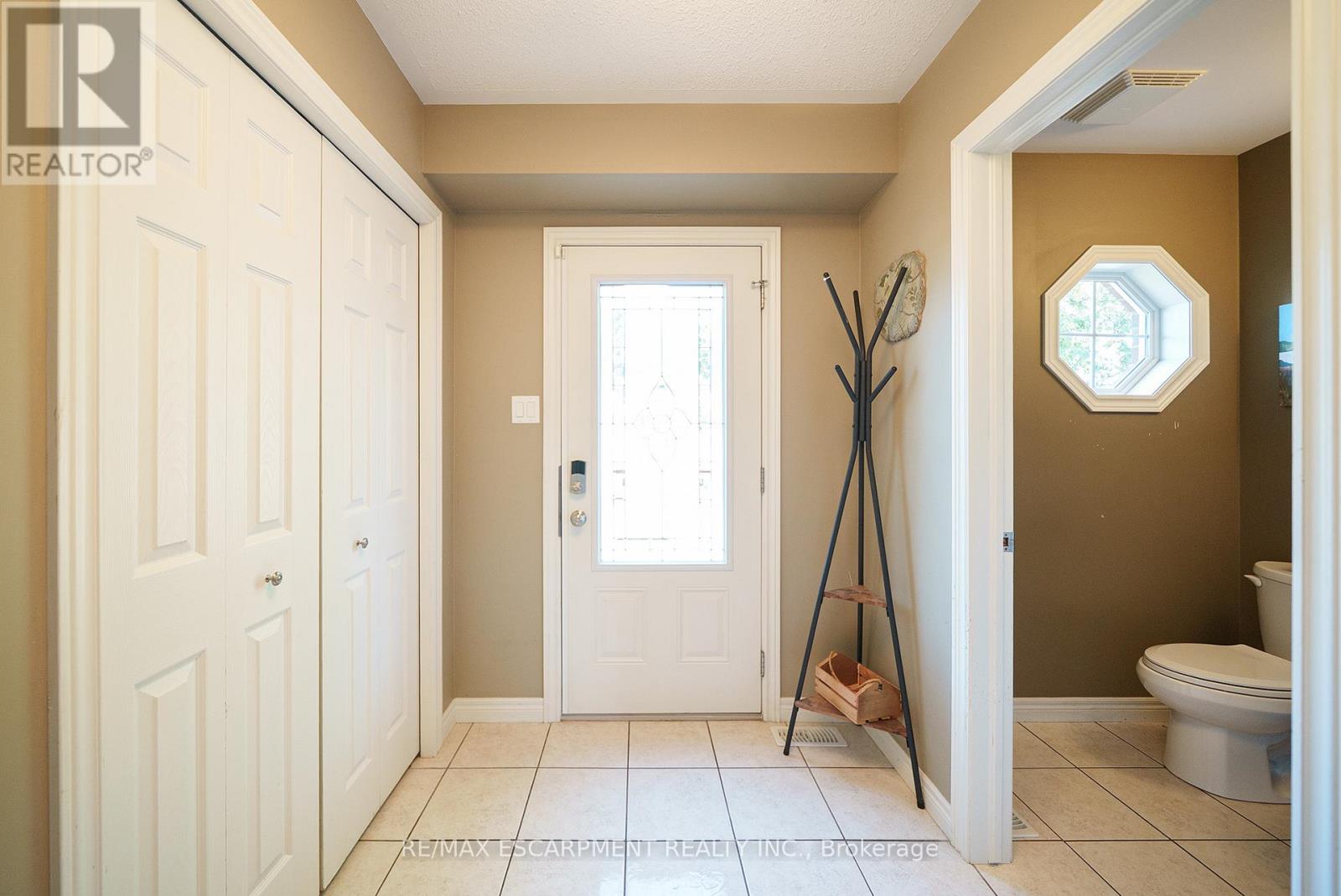 Photo 5 of 23 Park Road S, Brantford ON