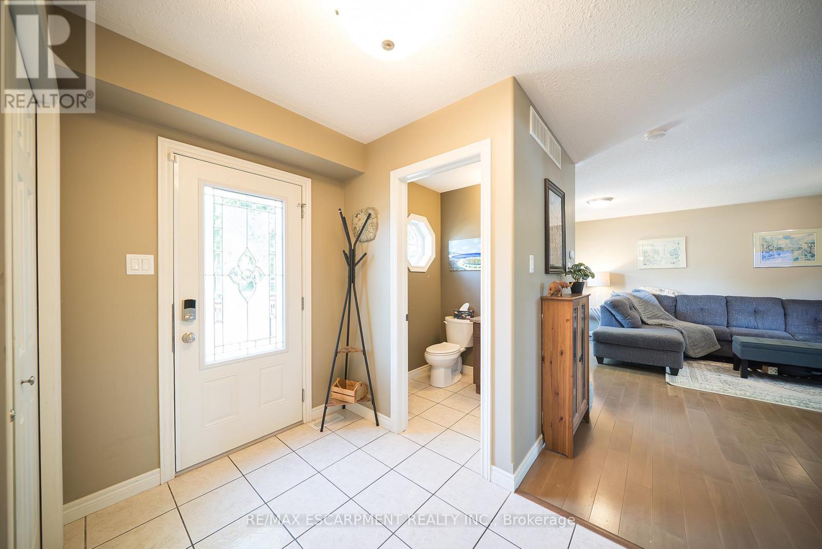 Photo 15 of 23 Park Road S, Brantford ON