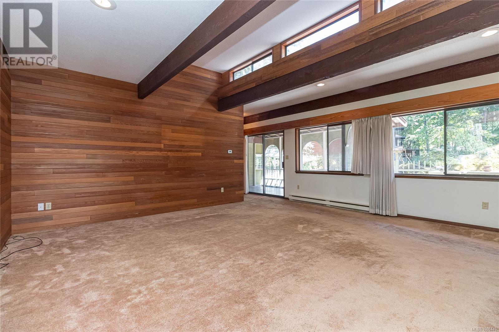 Photo 10 of 4487 Shadywood Pl, Saanich BC