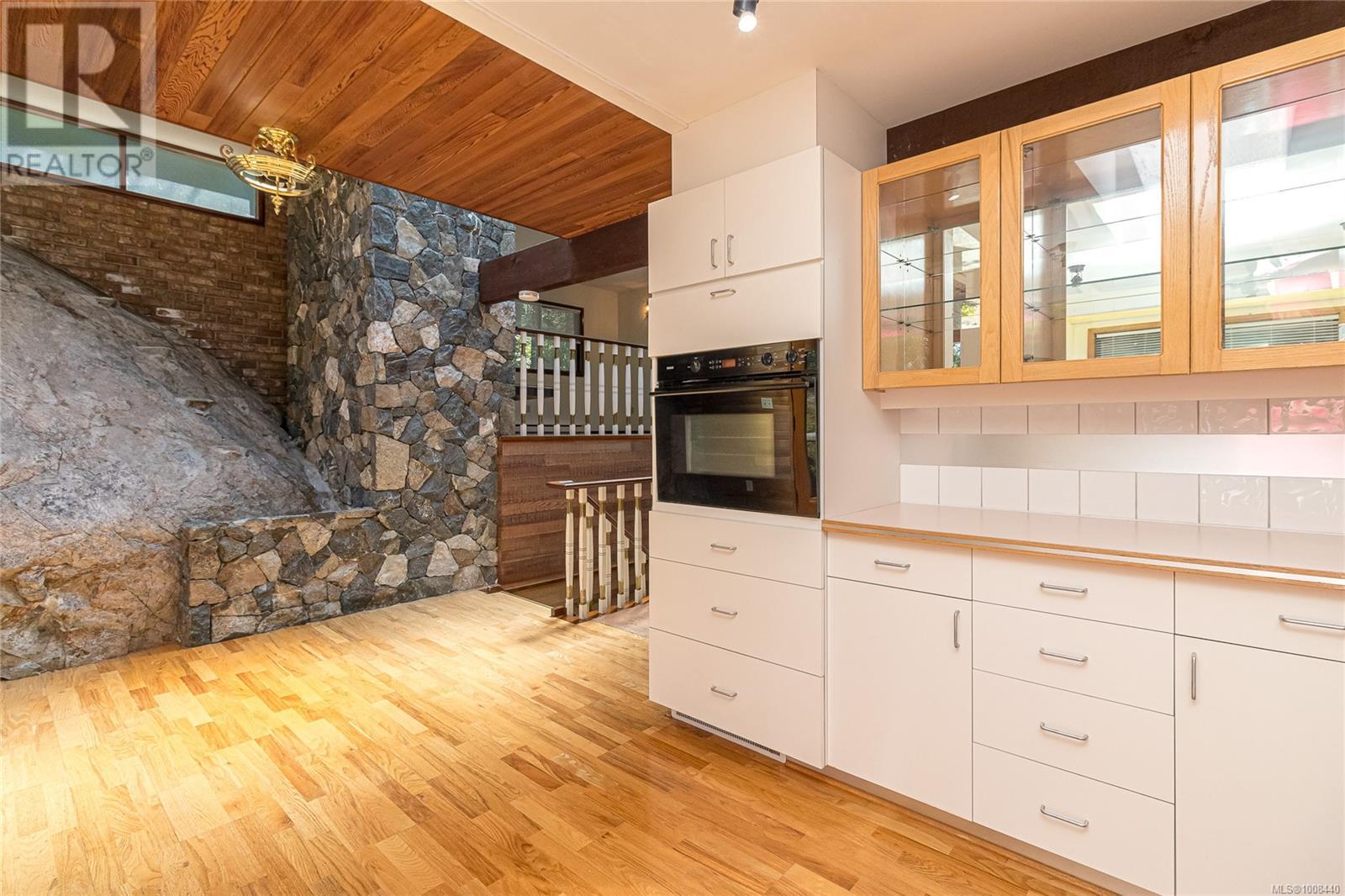 Photo 22 of 4487 Shadywood Pl, Saanich BC