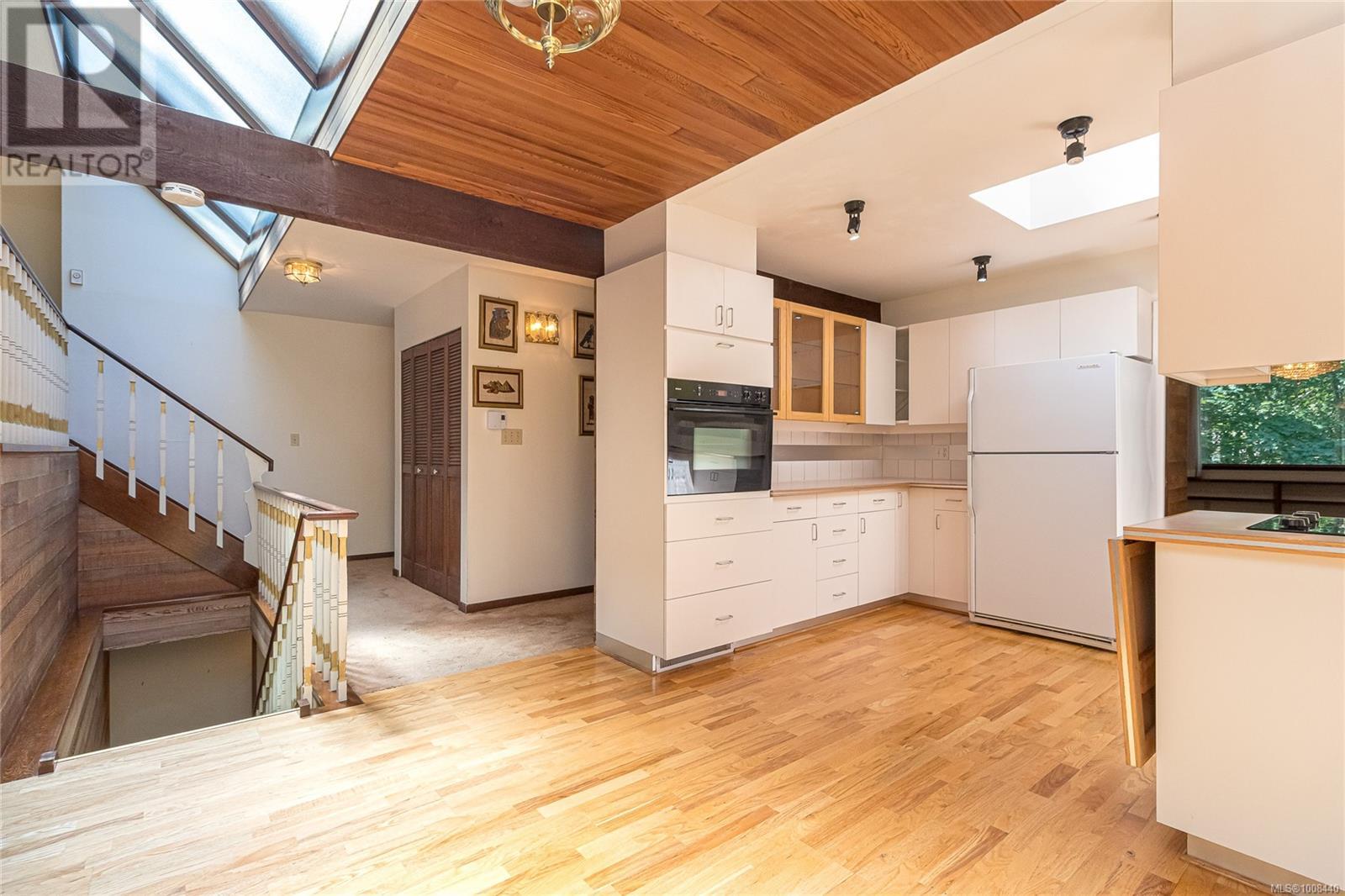 Photo 28 of 4487 Shadywood Pl, Saanich BC