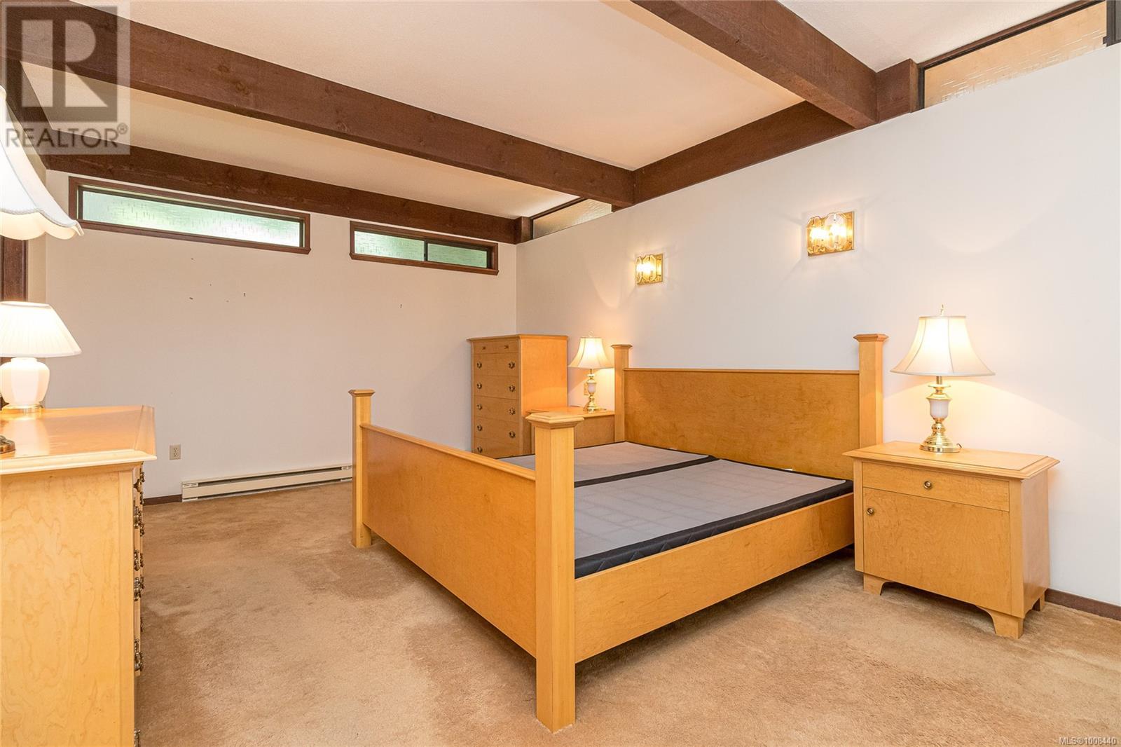 Photo 33 of 4487 Shadywood Pl, Saanich BC