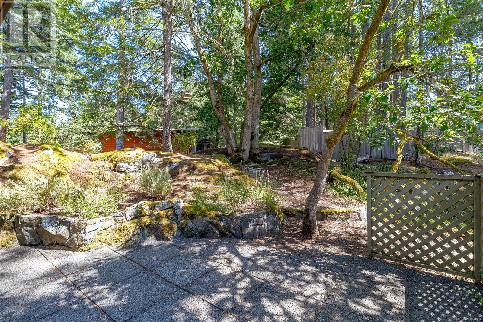 Photo 55 of 4487 Shadywood Pl, Saanich BC