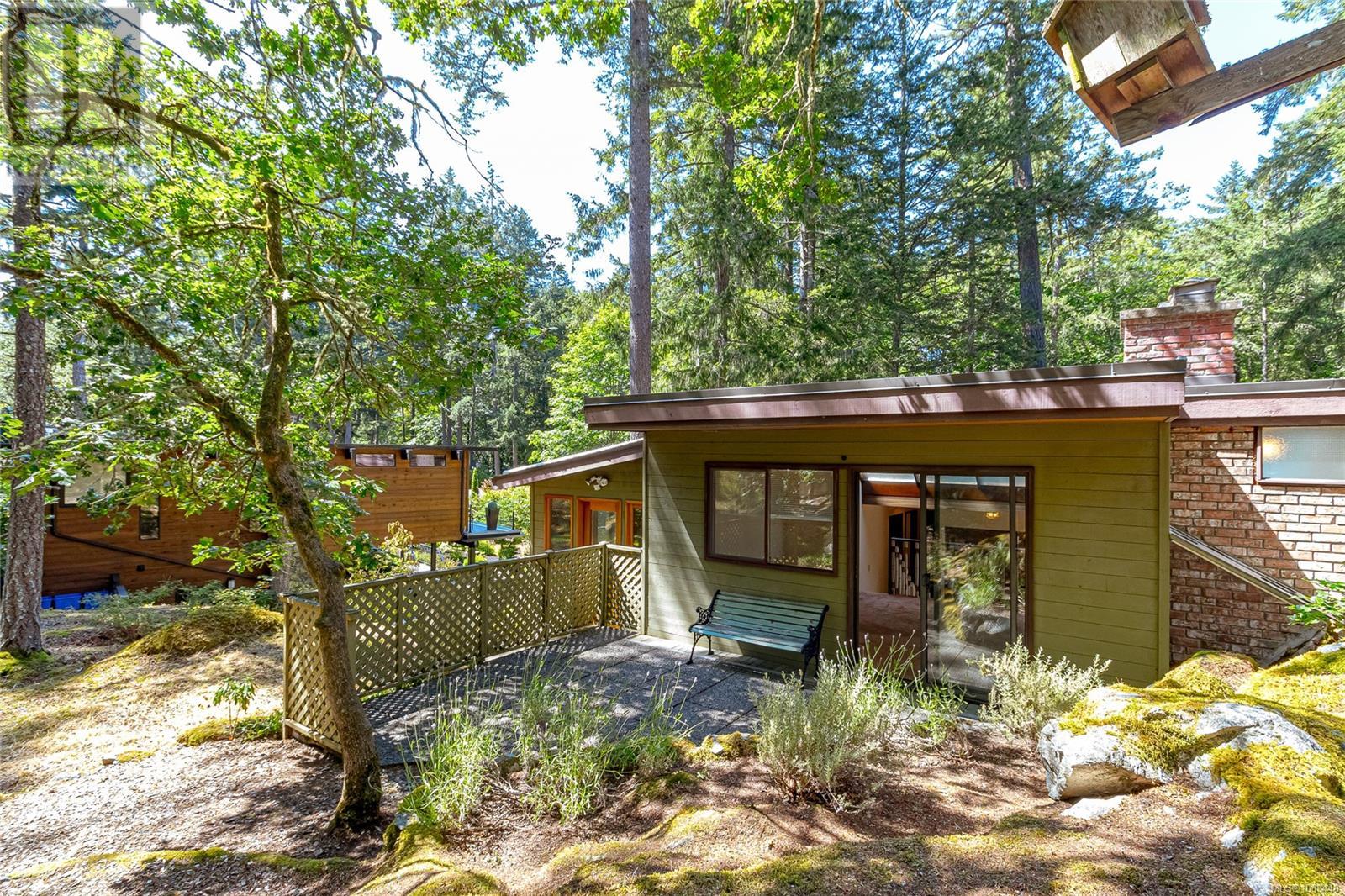 Photo 56 of 4487 Shadywood Pl, Saanich BC