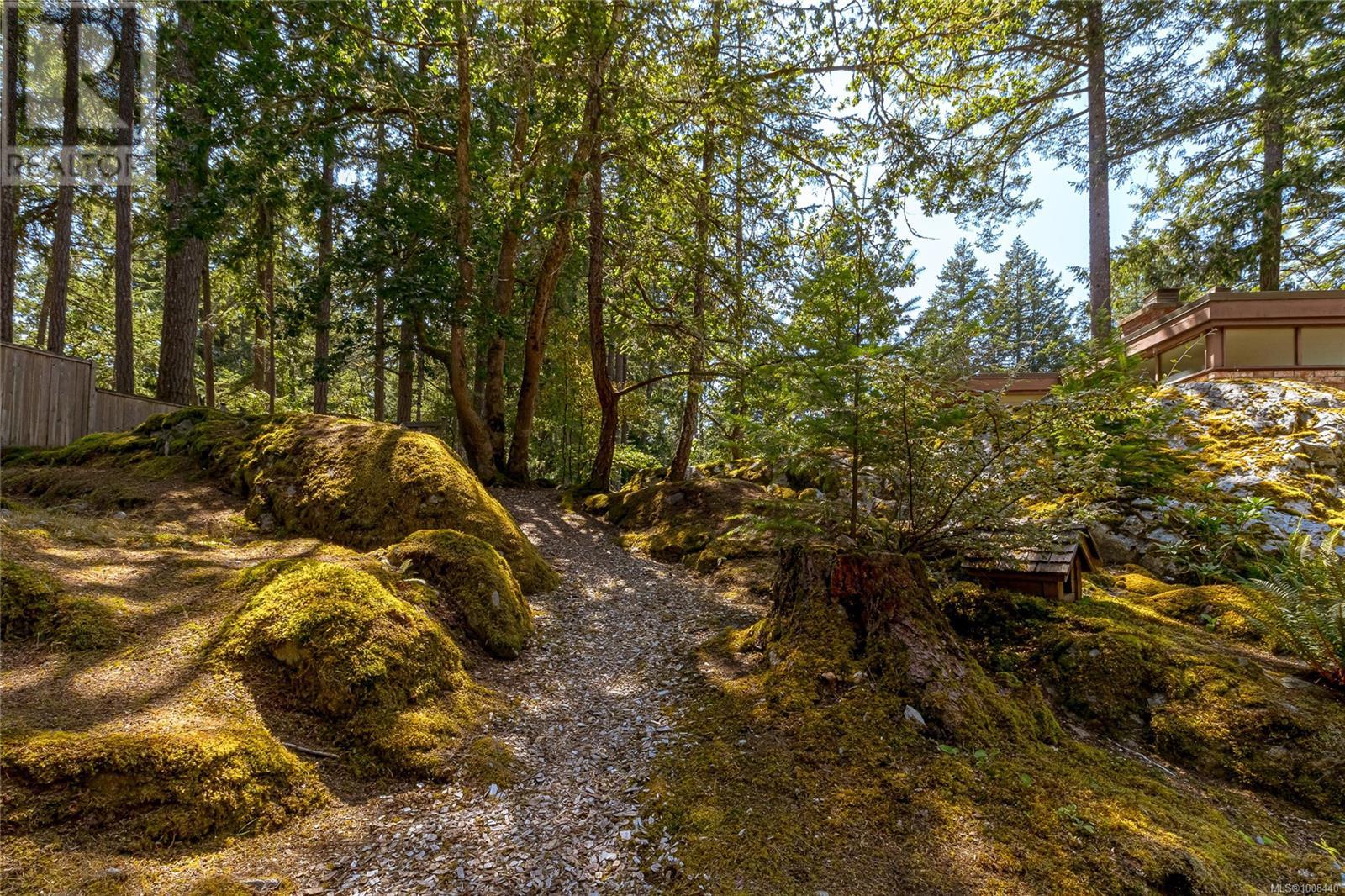 Photo 65 of 4487 Shadywood Pl, Saanich BC