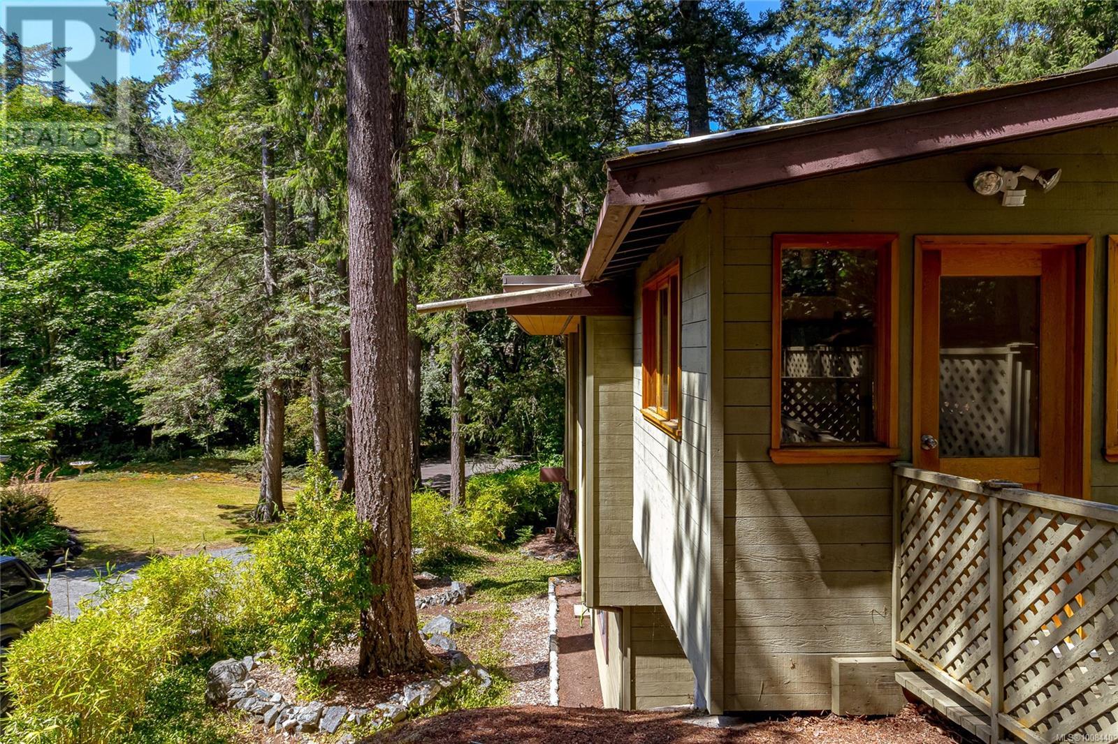 Photo 70 of 4487 Shadywood Pl, Saanich BC