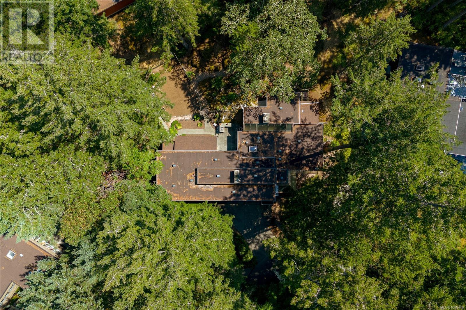 Photo 77 of 4487 Shadywood Pl, Saanich BC