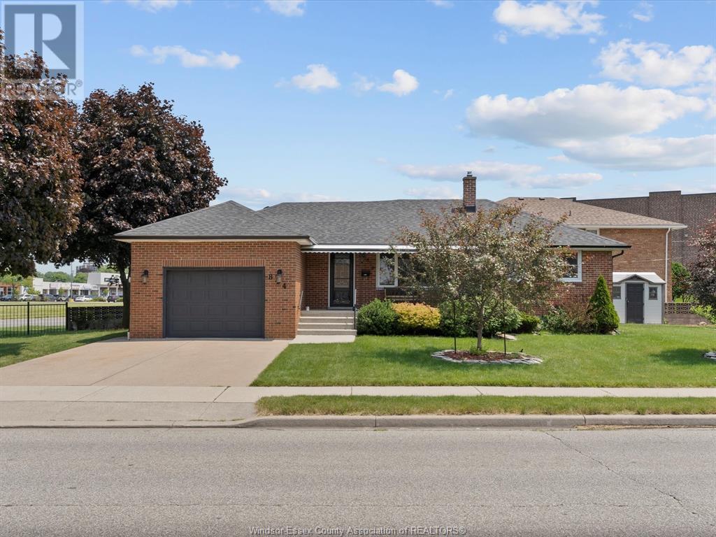 Photo 1 of 814 Watson Avenue, Windsor ON