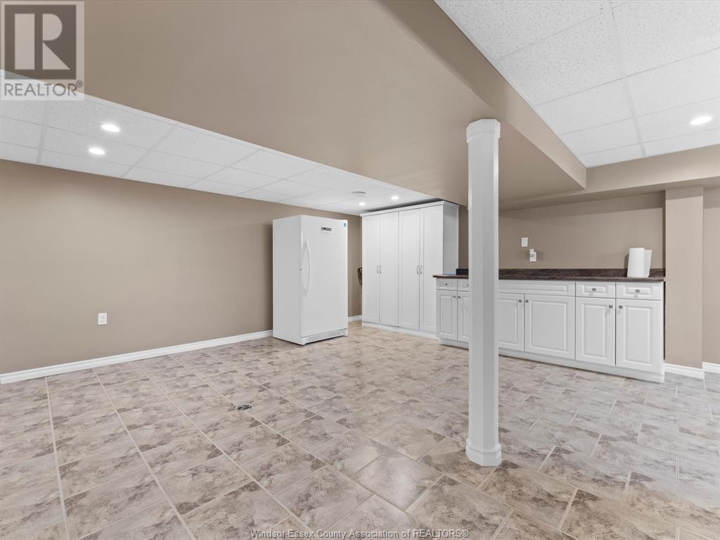 Photo 21 of 814 Watson Avenue, Windsor ON