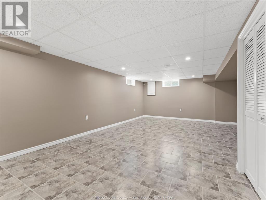 Photo 23 of 814 Watson Avenue, Windsor ON