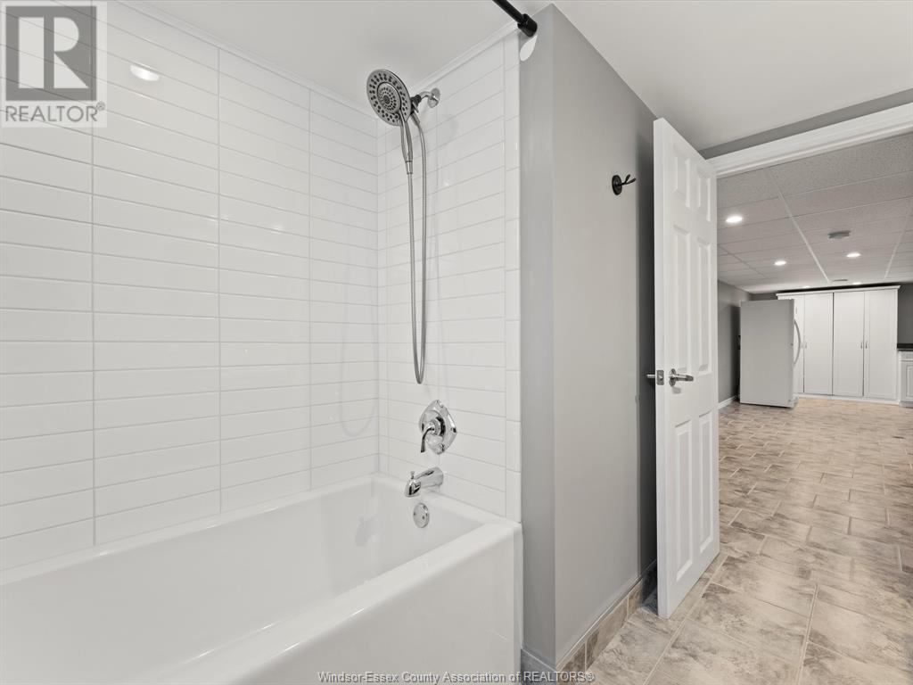 Photo 26 of 814 Watson Avenue, Windsor ON