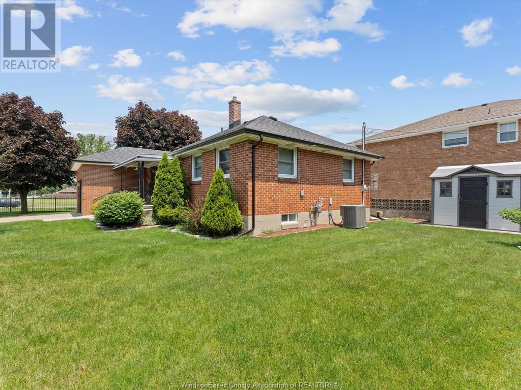 Photo 29 of 814 Watson Avenue, Windsor ON