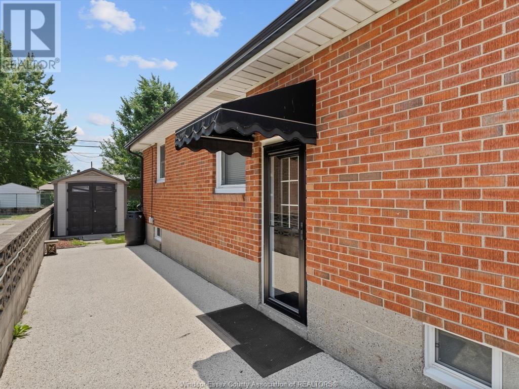 Photo 31 of 814 Watson Avenue, Windsor ON