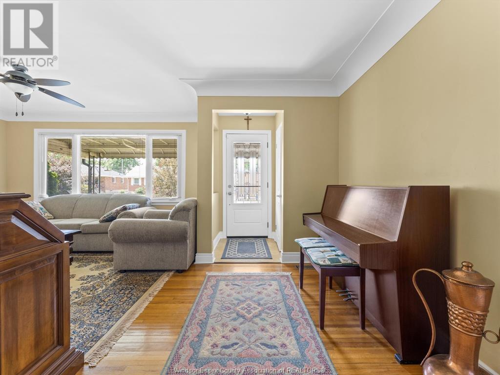 Photo 6 of 814 Watson Avenue, Windsor ON